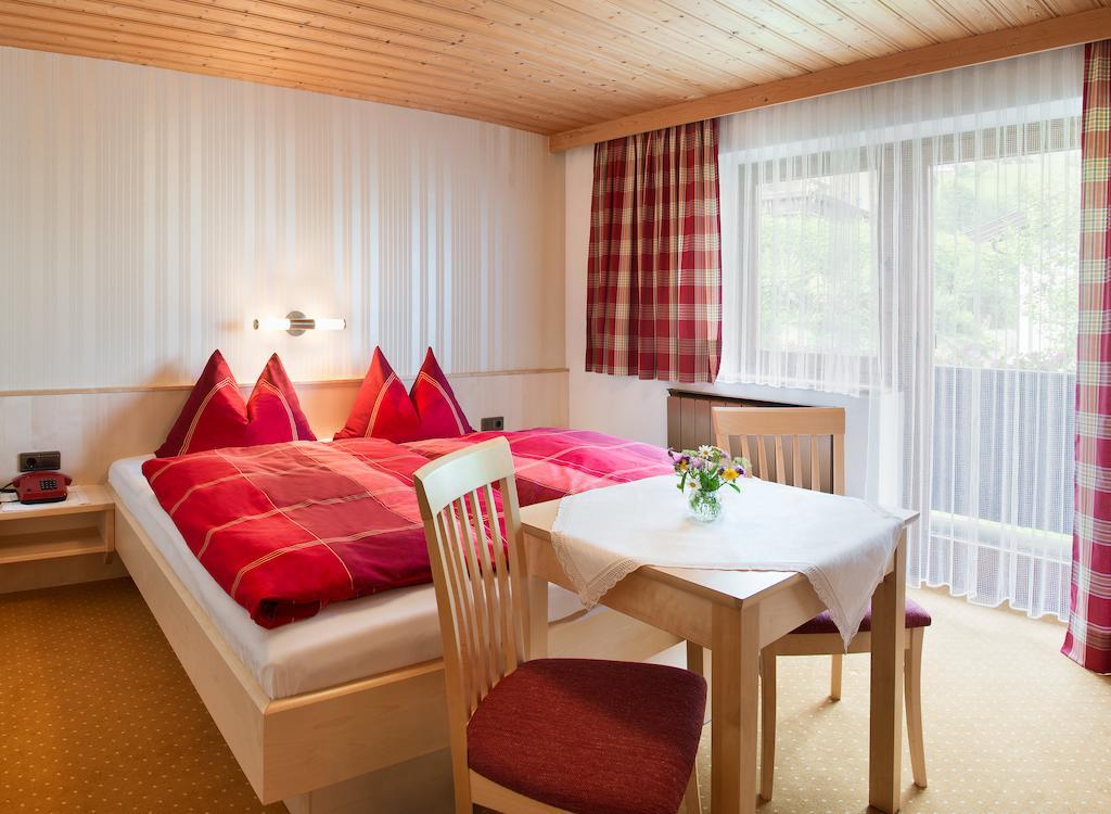 Gastehaus Hofer Apartment Brixen im Thale Cameră foto
